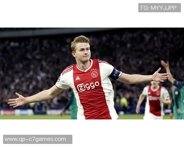 ESPN：富安健洋今晚抵达阿姆斯特丹，明日承受阿贾克斯体检