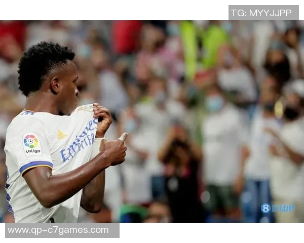 六台：维尼修斯更衣室讲话时教练组也在，他已向阿隆索抱歉